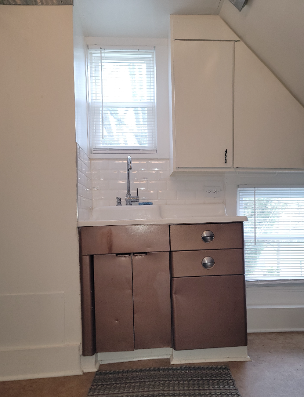 1940 Center St #2 - Photo 2 of 9