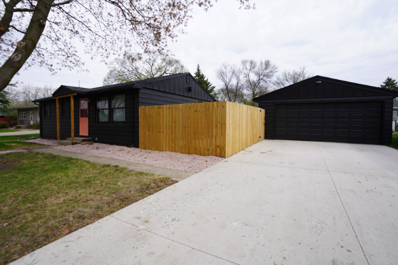 1017 Forest St - Photo 2 of 24