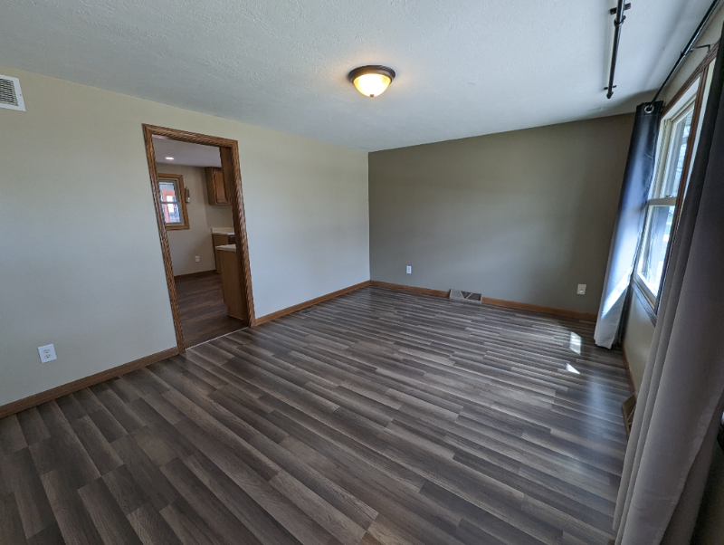1017 Forest St - Photo 4 of 24