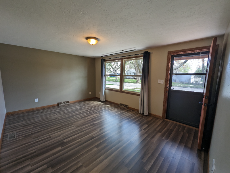 1017 Forest St - Photo 6 of 24