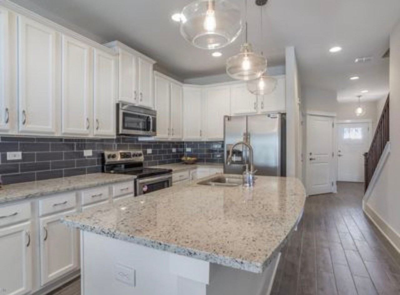 624 2nd Ave N - Photo 3 of 4