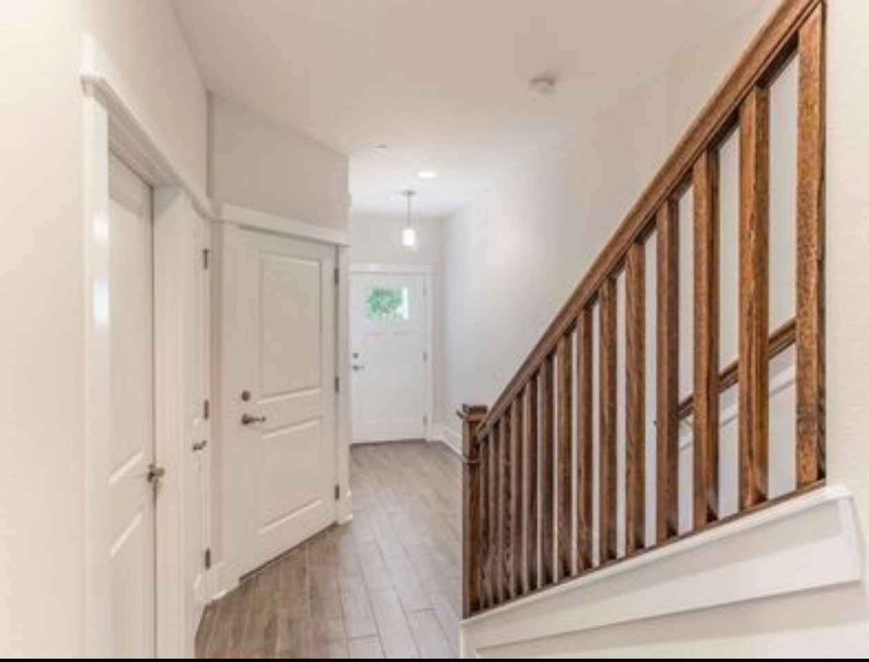 624 2nd Ave N - Photo 4 of 4