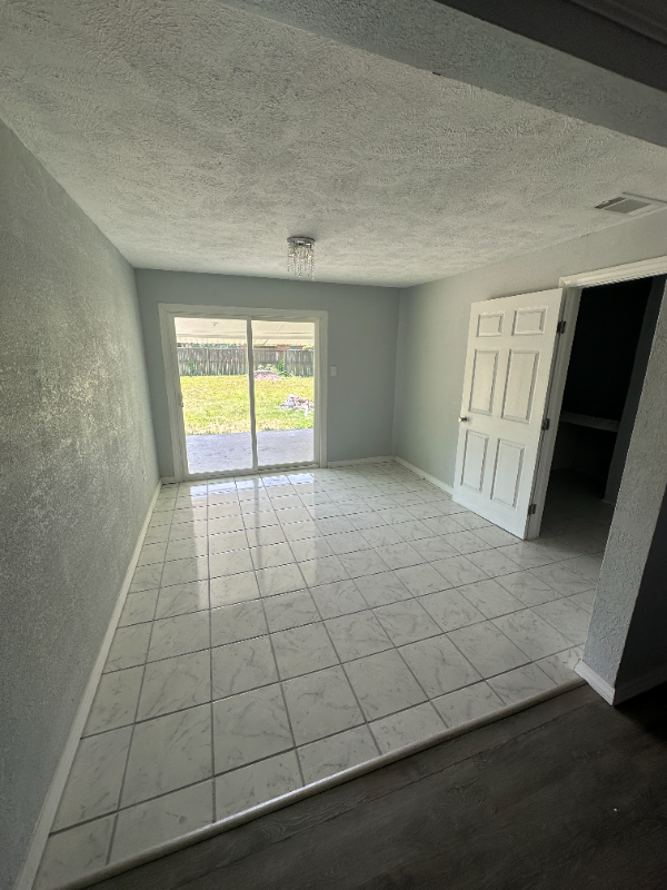 222 E 38th St - Photo 5 of 20
