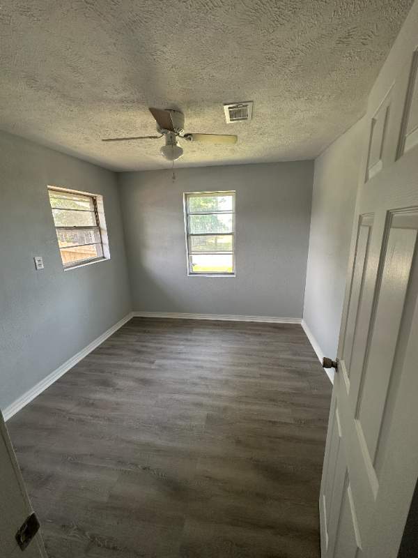 222 E 38th St - Photo 6 of 20