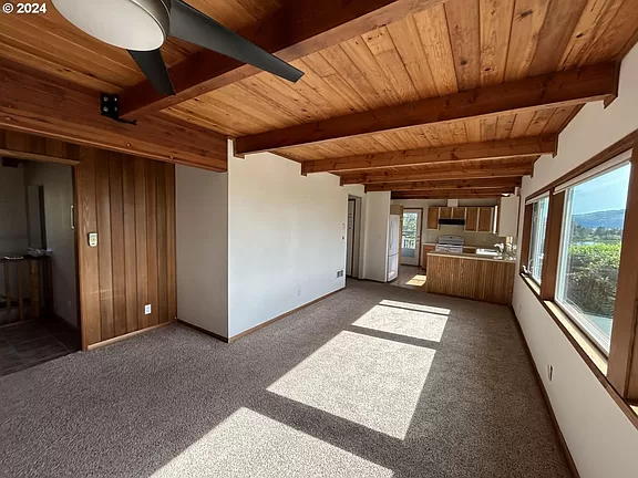 6165 Tillamook Ave - Photo 7 of 17