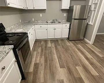 419 W 5th St - Photo 5 of 11