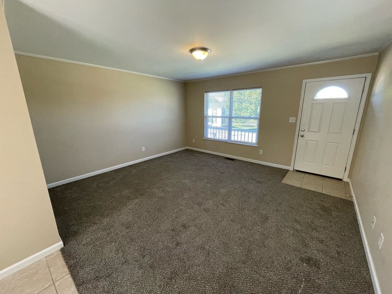 319 Anthony St #319B - Photo 3 of 10