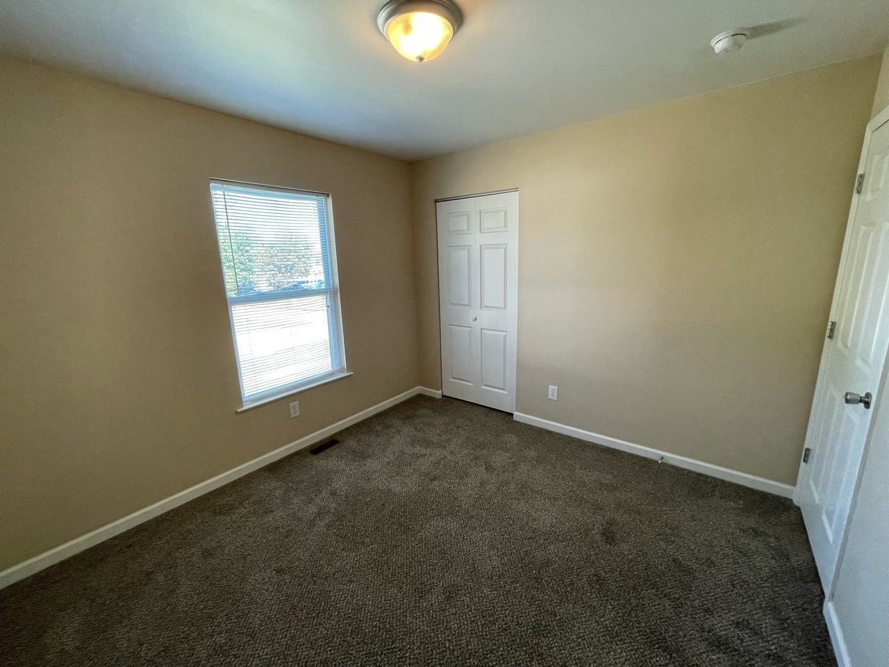 319 Anthony St #319B - Photo 6 of 10