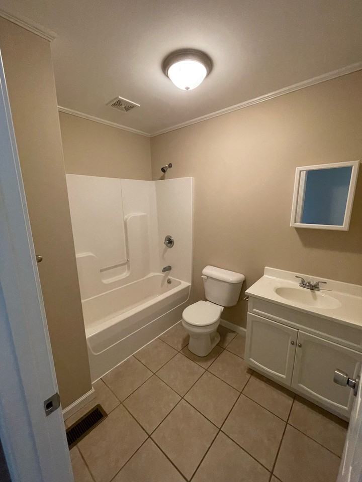 319 Anthony St #319B - Photo 7 of 10