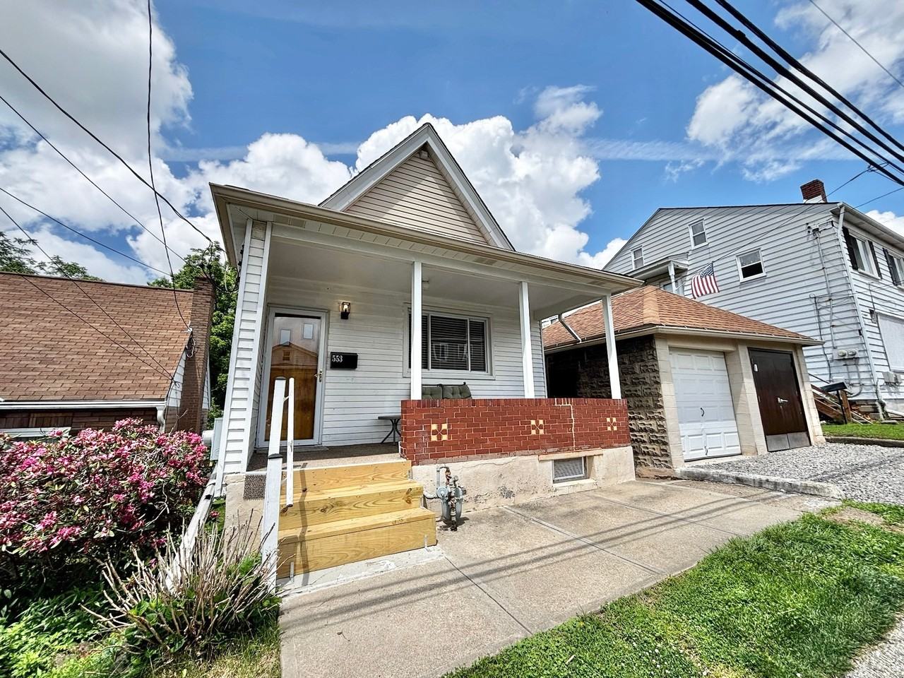 553 Foundry St - Photo 4 of 19