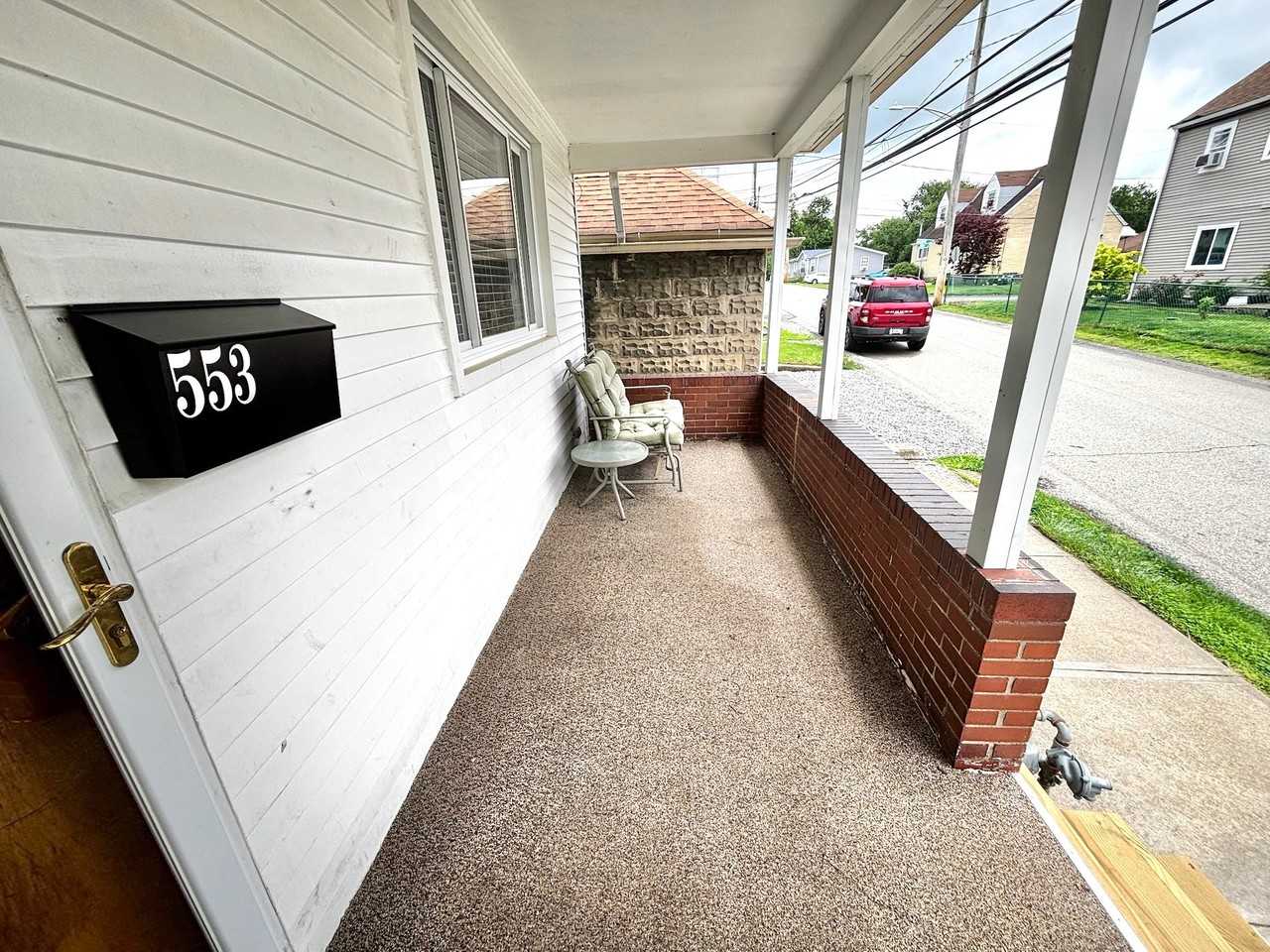 553 Foundry St - Photo 5 of 19