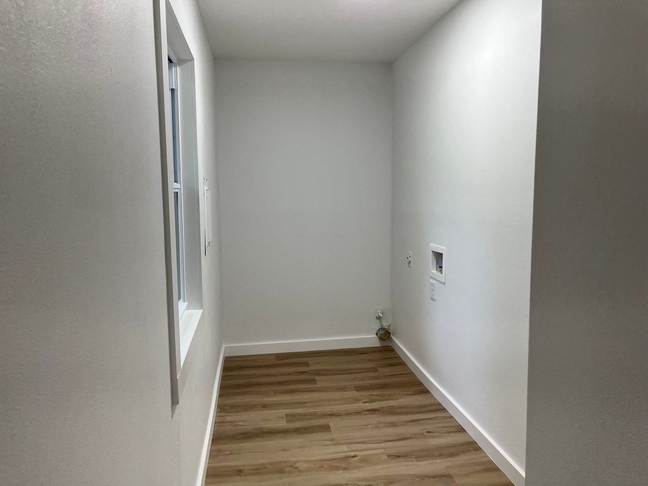 407 Sw 4th St - Photo 4 of 10