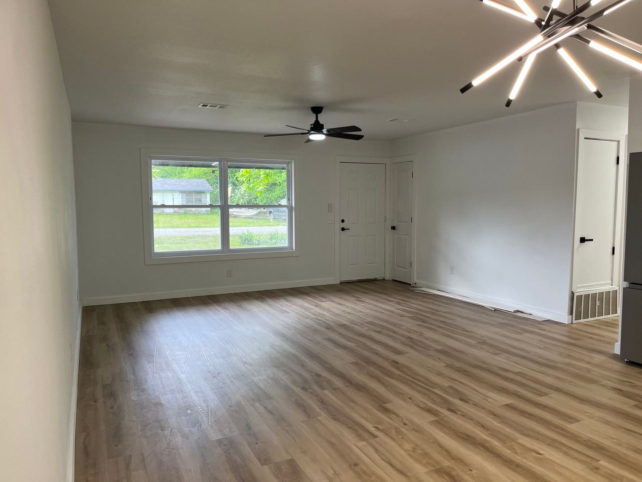 407 Sw 4th St - Photo 5 of 10