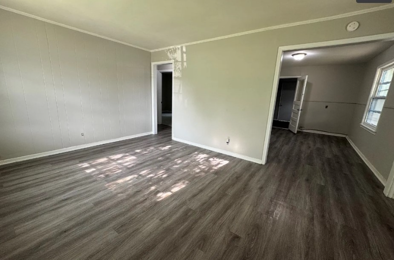 2122 N Florence Ave - Photo 2 of 10
