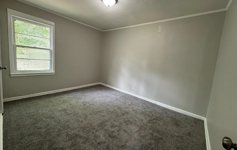 2122 N Florence Ave - Photo 6 of 10
