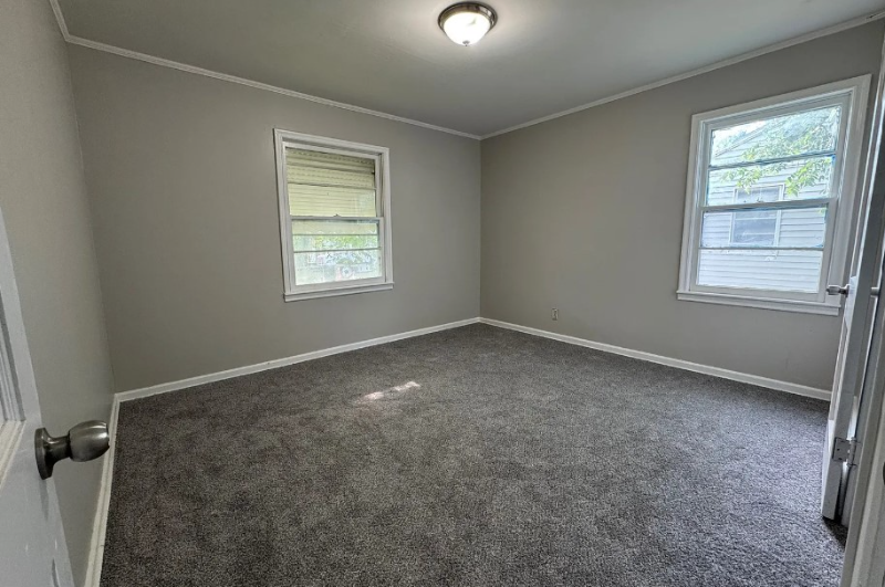 2122 N Florence Ave - Photo 7 of 10