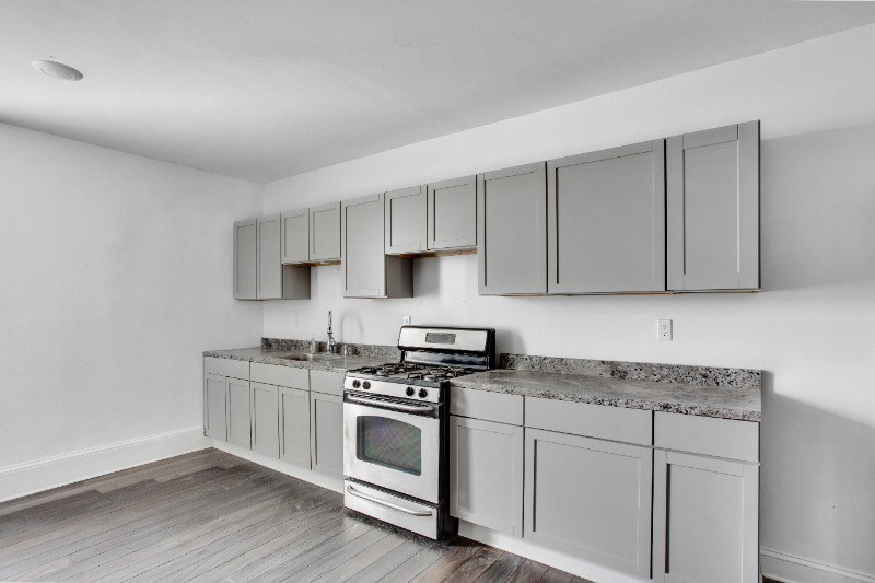 2212 W Fayette St - Photo 4 of 30