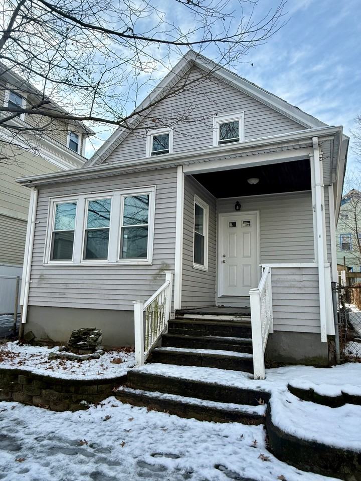90 Superior St