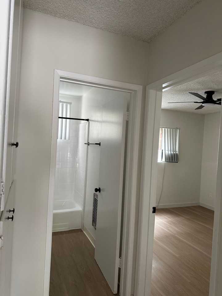 8024 Owensmouth Ave #1 - Photo 4 of 19