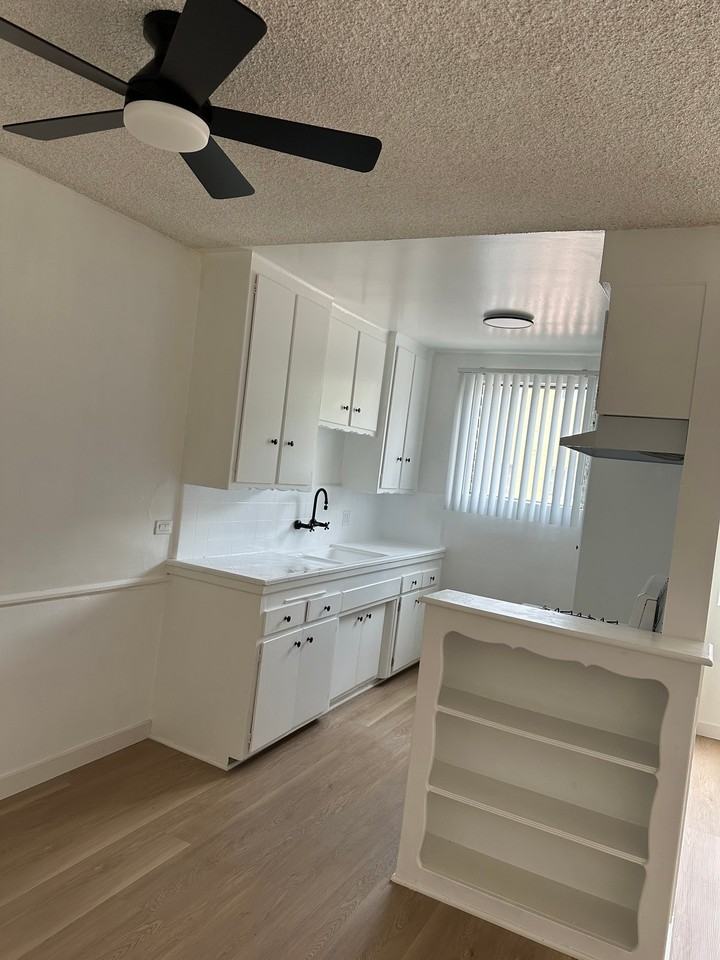 8024 Owensmouth Ave #1 - Photo 5 of 19