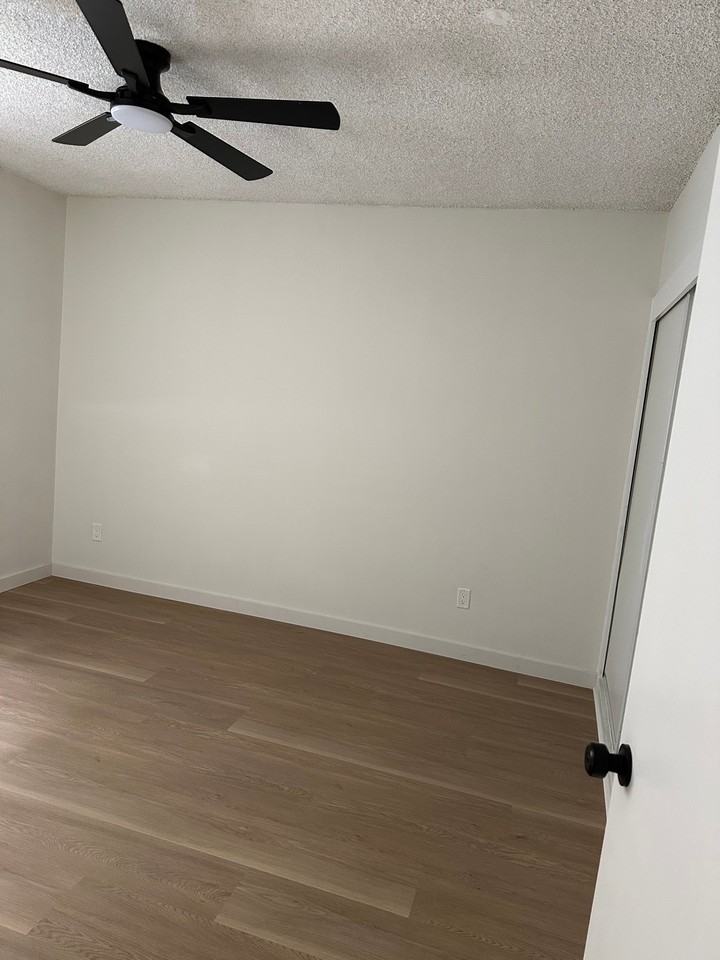 8024 Owensmouth Ave #1 - Photo 6 of 19