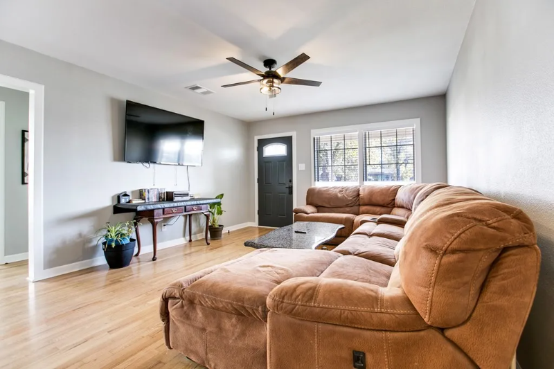 2104 Juanita Ave - Photo 5 of 12