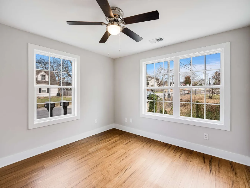 192 Duke St - Photo 4 of 15