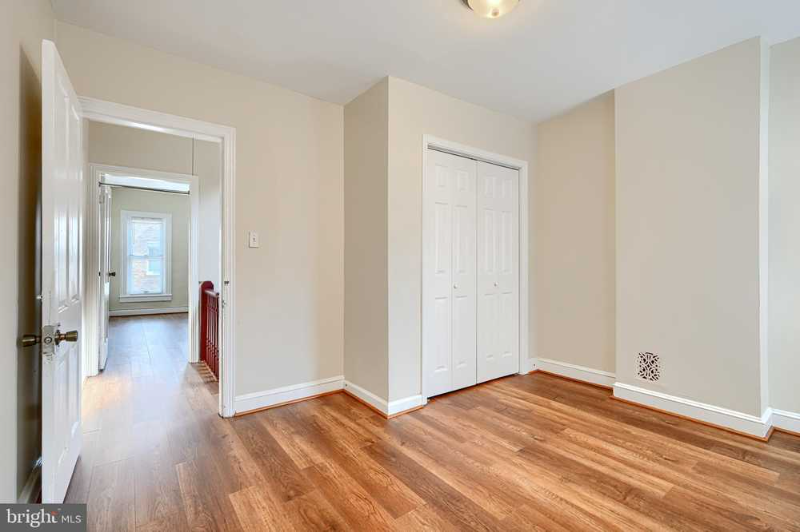 22 Parkin St - Photo 2 of 10