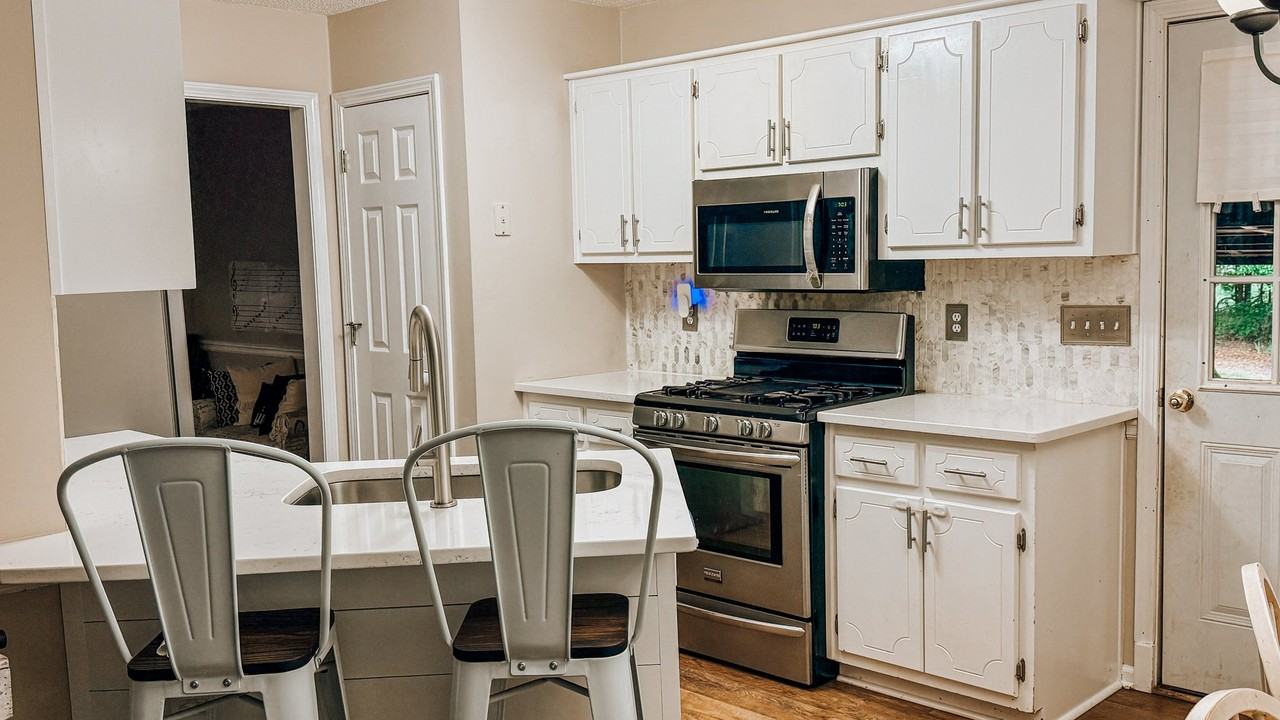150 Kelley Way - Photo 2 of 20