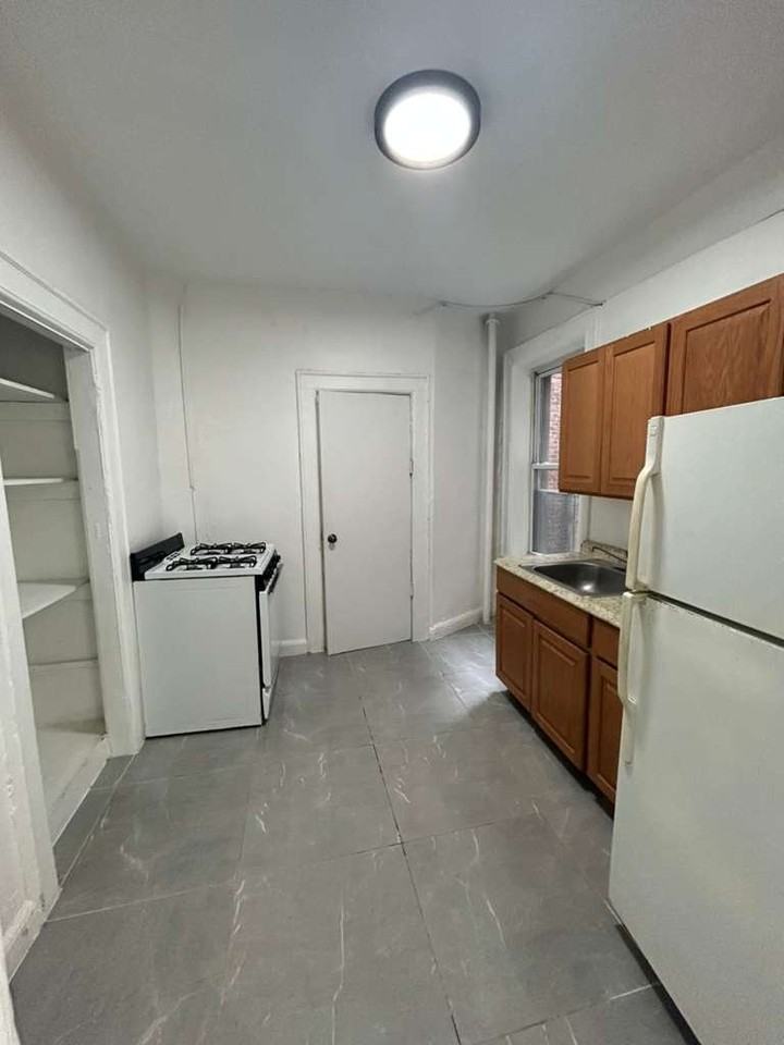 759 Highland Ave #H6 - Photo 5 of 12