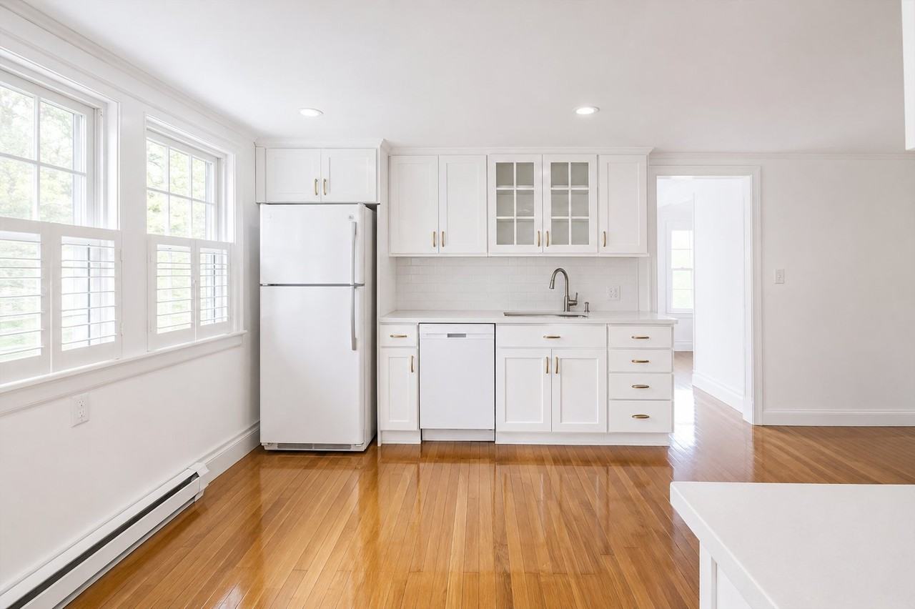 93 Springs Rd - Photo 3 of 10