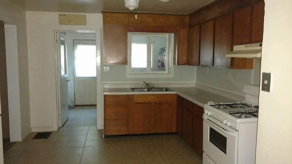 2001 Barr Slope Rd - Photo 4 of 12