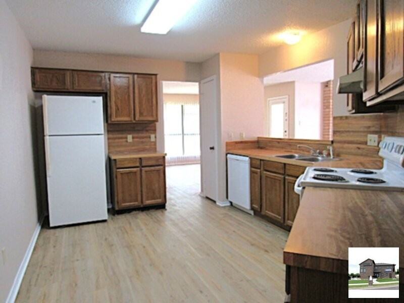 1706 Wickfield Way - Photo 6 of 20