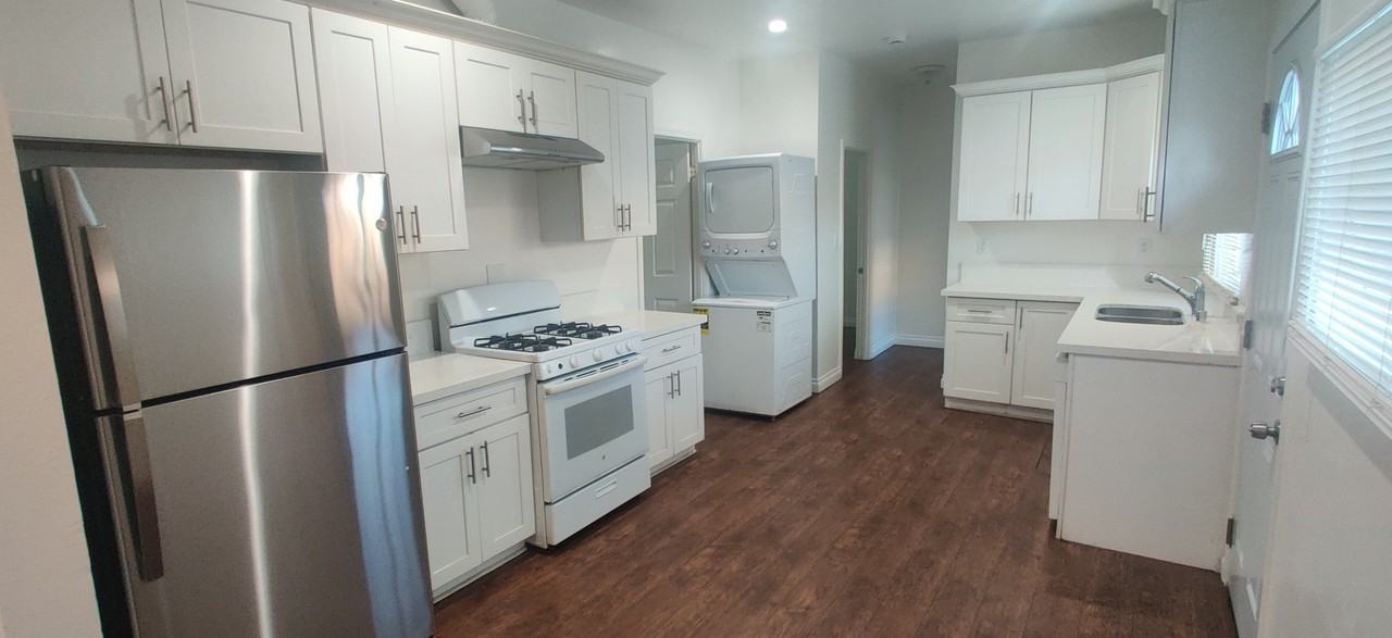 4329 W 156th St #A - Photo 6 of 19