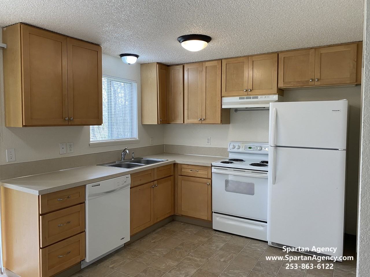 10426 29th St E #10426 - Photo 4 of 15