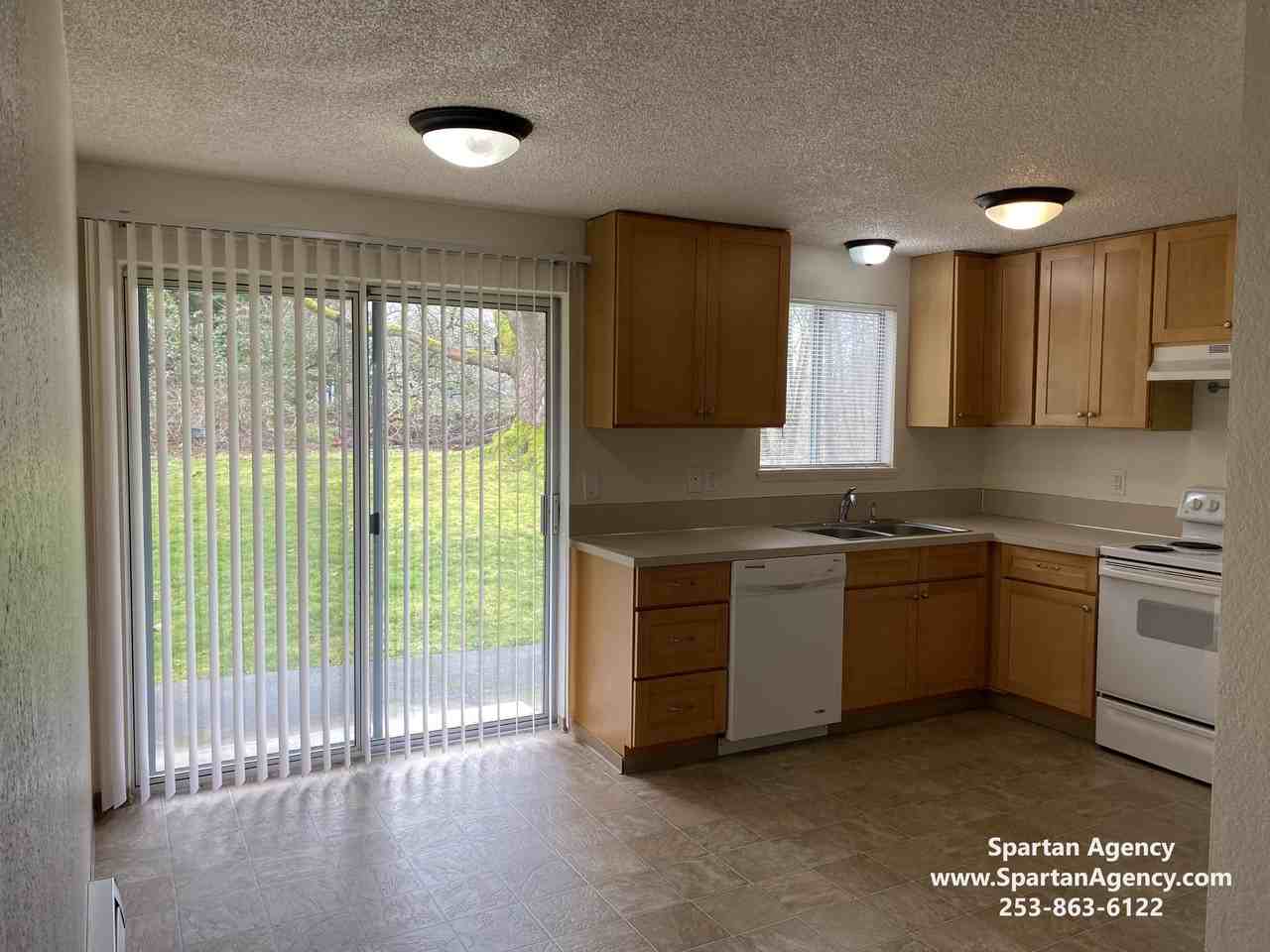 10426 29th St E #10426 - Photo 5 of 15
