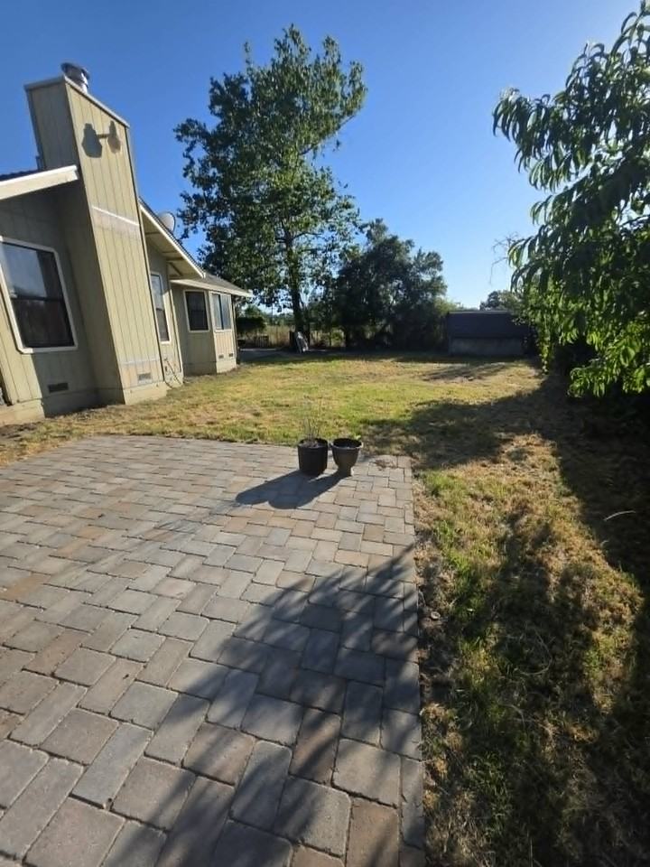 1120 Safford St #NA - Photo 4 of 11