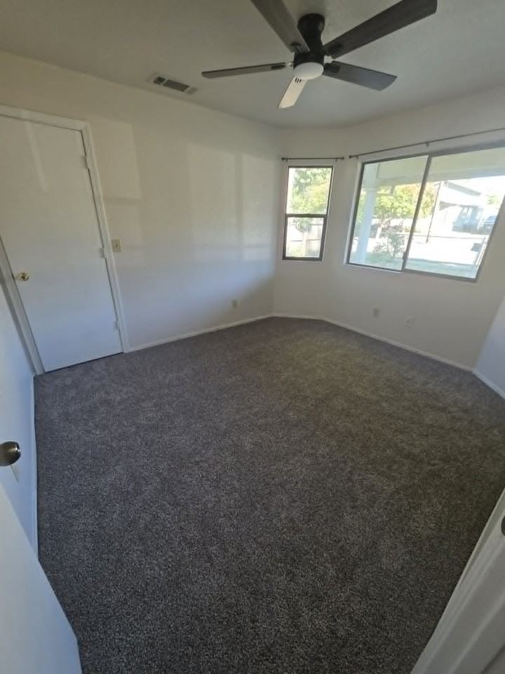 1120 Safford St #NA - Photo 6 of 11