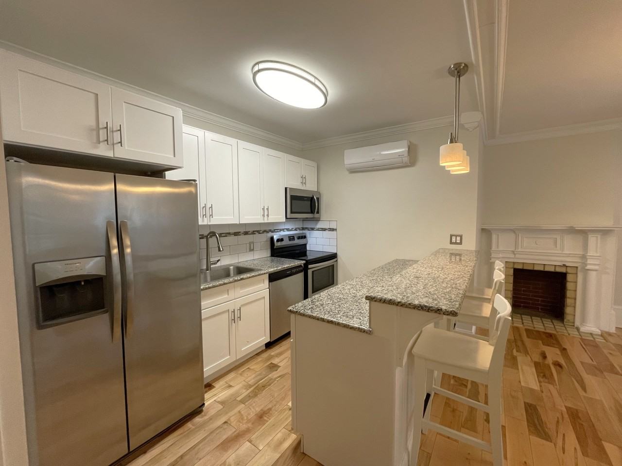 722 W Water St #9 - Photo 2 of 33