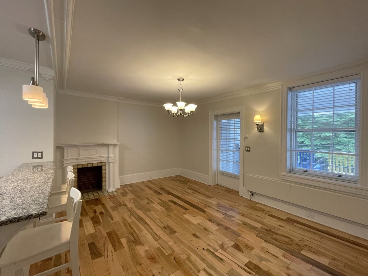 722 W Water St #9 - Photo 5 of 33