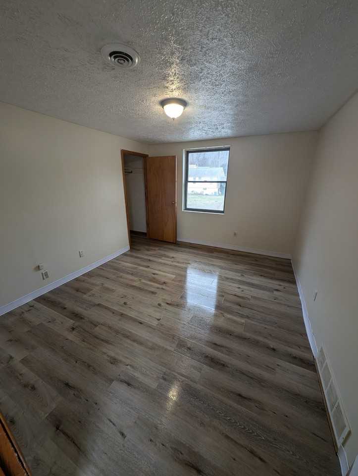 W Chestnut St - Photo 6 of 8