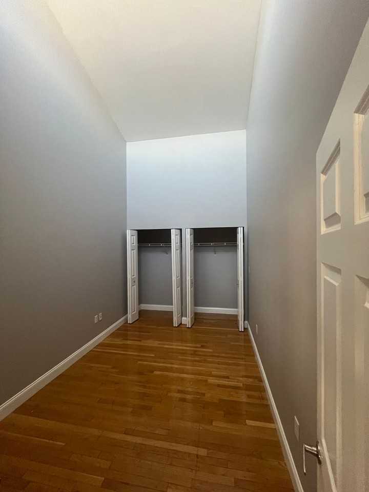 2341 Carnegie Ave #210 - Photo 4 of 20
