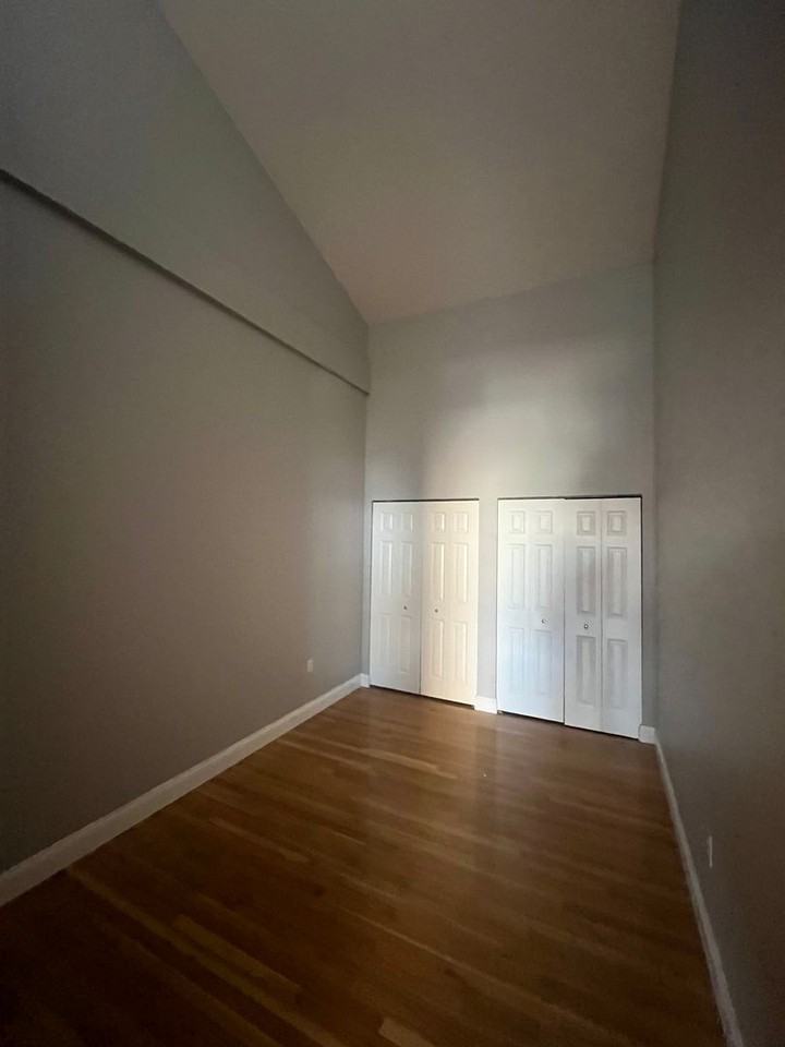 2341 Carnegie Ave #210 - Photo 7 of 20