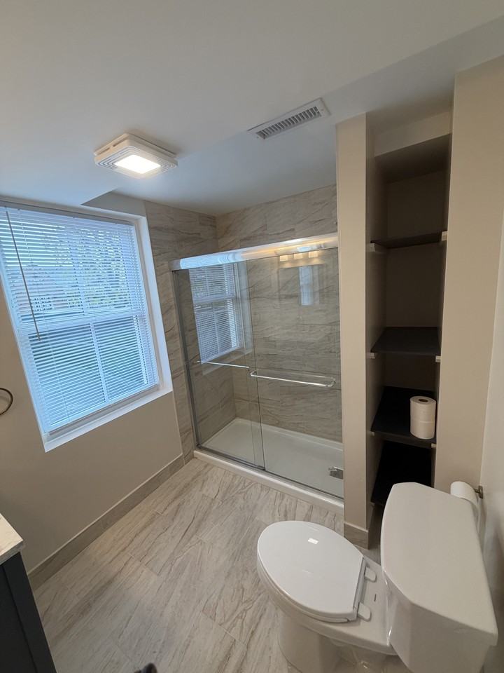 526 Chapel St #B - Photo 6 of 9