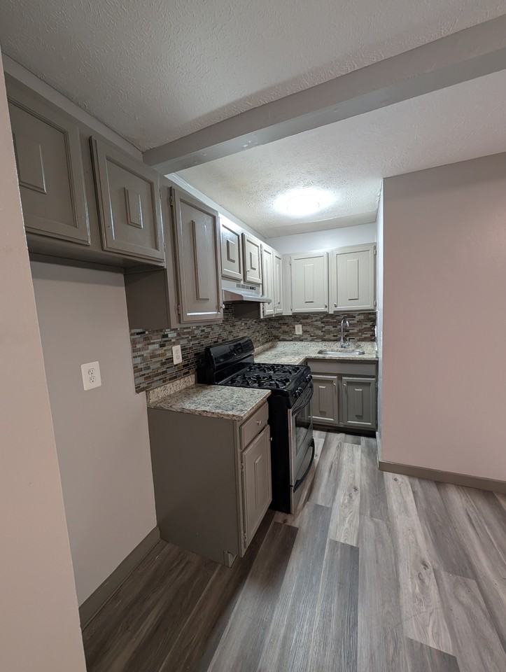 76 Webster St #C13 - Photo 3 of 10