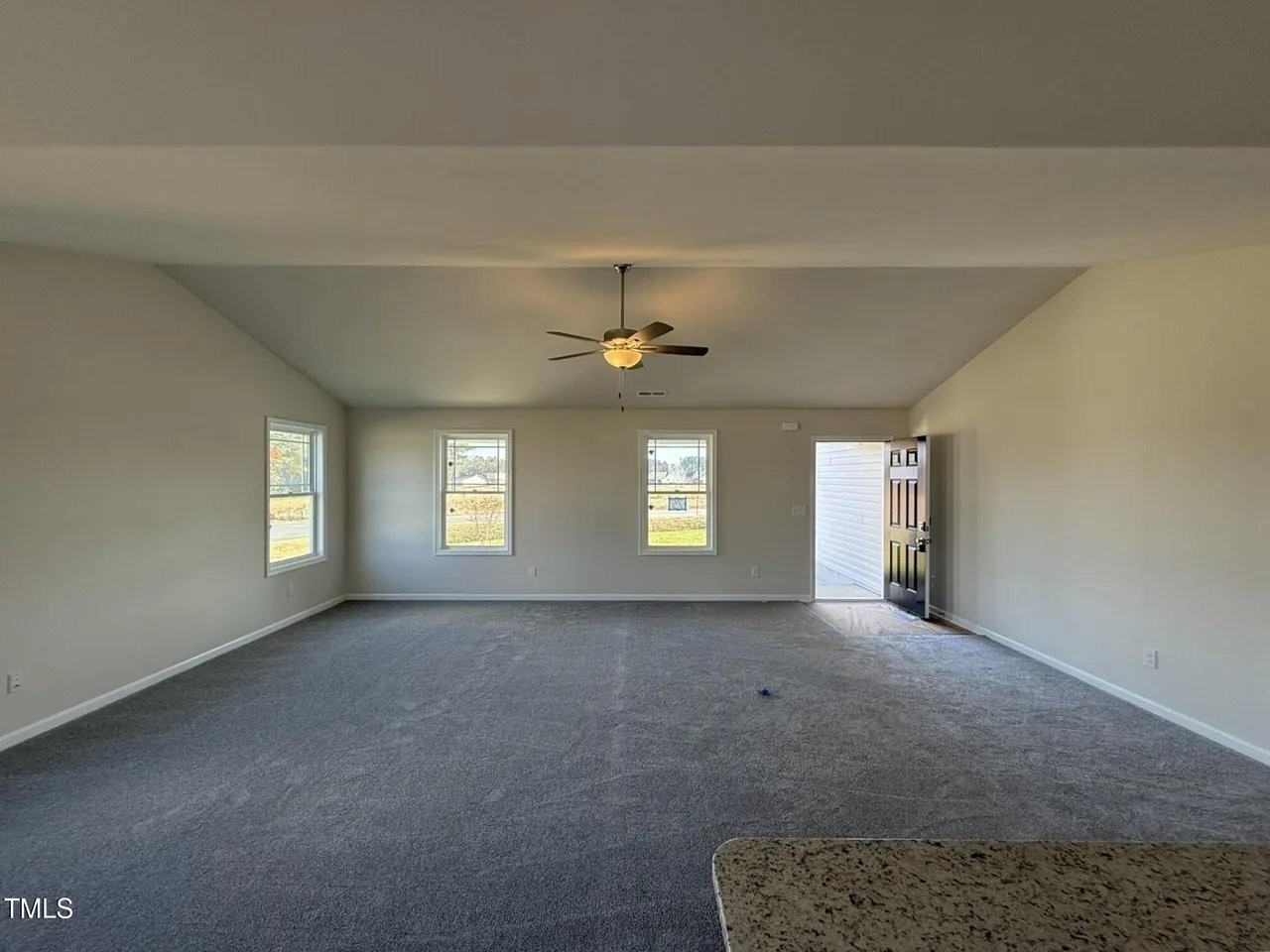 75 Shiloh Dr - Photo 3 of 15