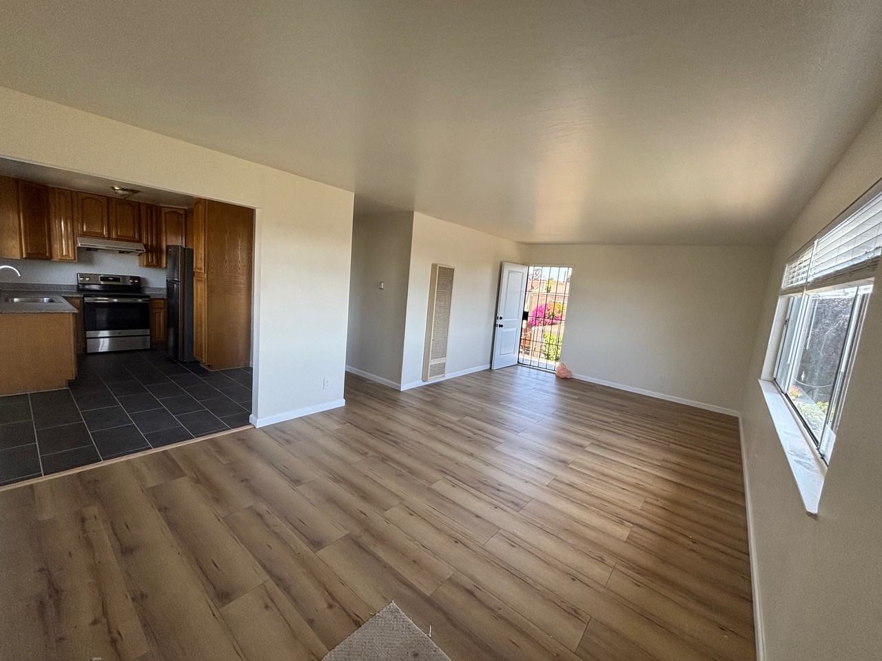 2425 E 21st St #4 - Photo 3 of 3