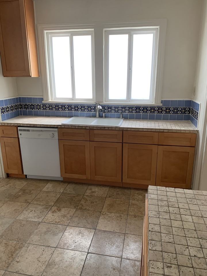 824 S Curson Ave #824 - Photo 6 of 24