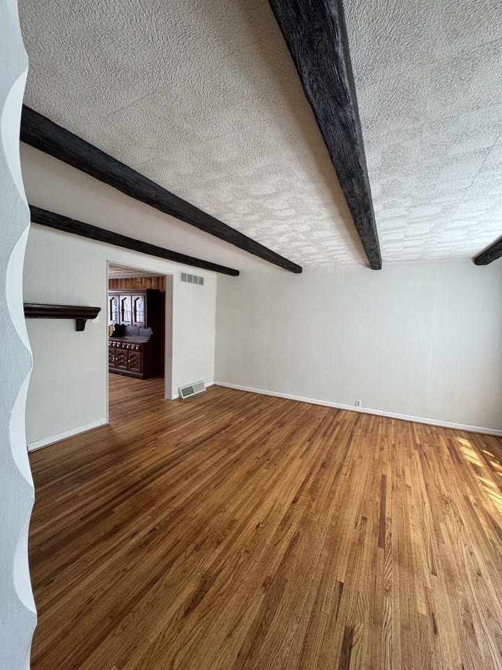 1936 Lakeview Rd #NA - Photo 2 of 10