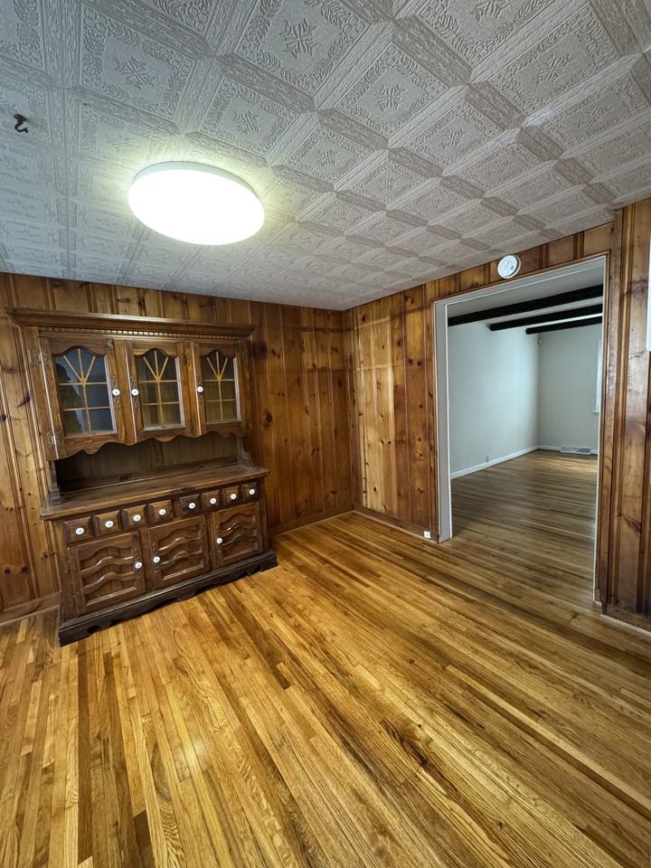 1936 Lakeview Rd #NA - Photo 4 of 10